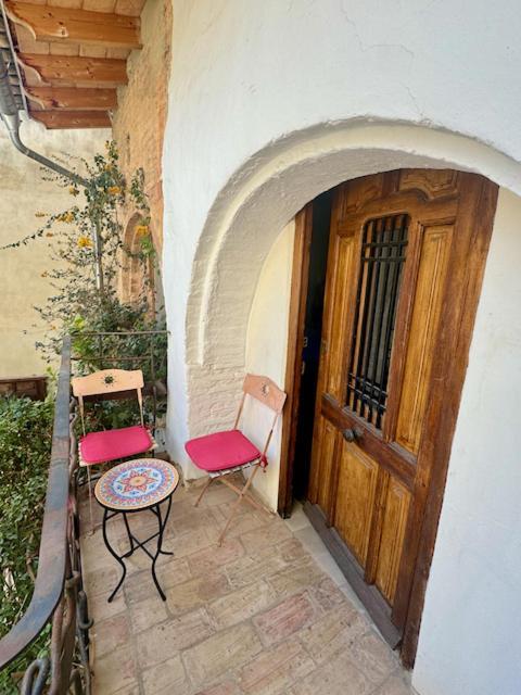 Oliva Courtyard Guesthouse Exteriör bild